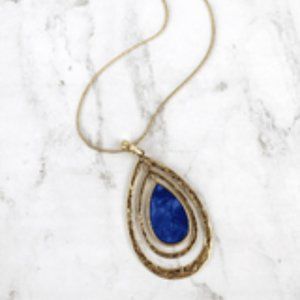 NWT *BOUTIQUE* FASHION NECKLACE